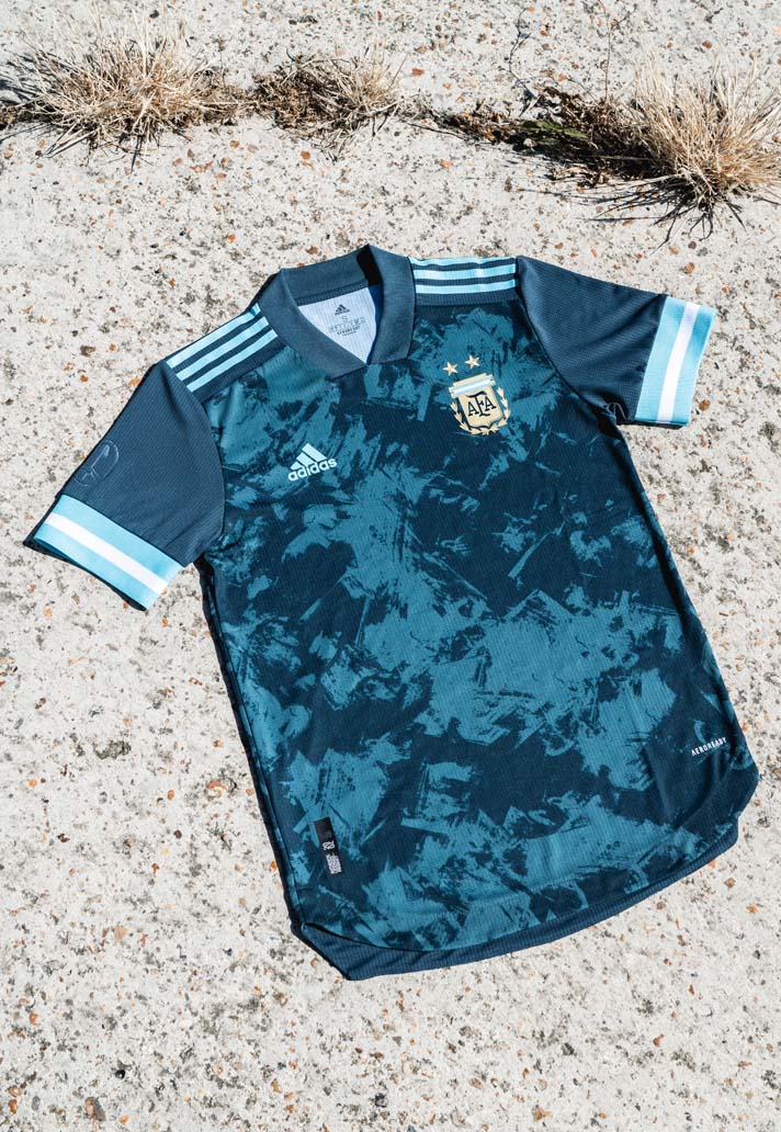 2-argentina-2020-away-shirt-min.jpg