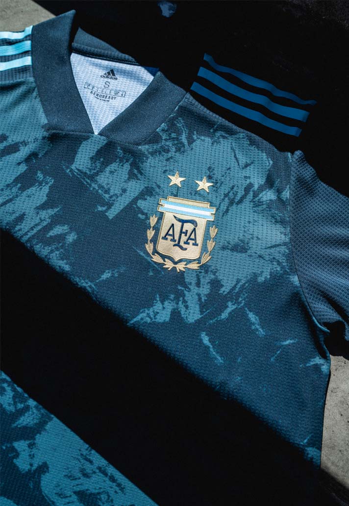 3-argentina-2020-away-shirt-min.jpg