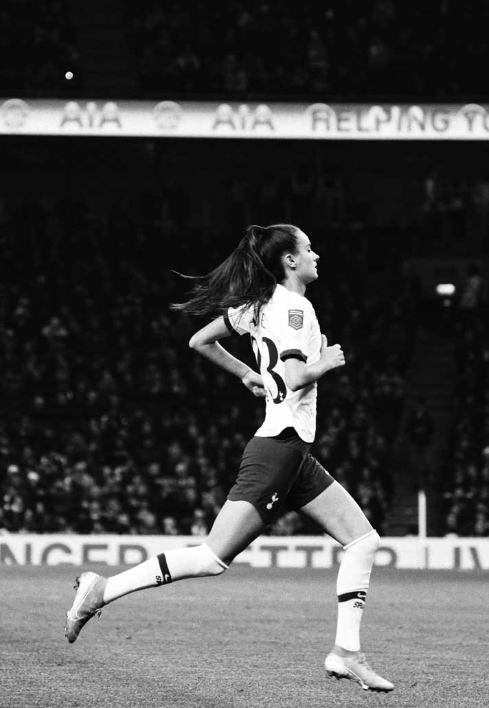 18-framed-spurs-arsenal-women-min.jpg