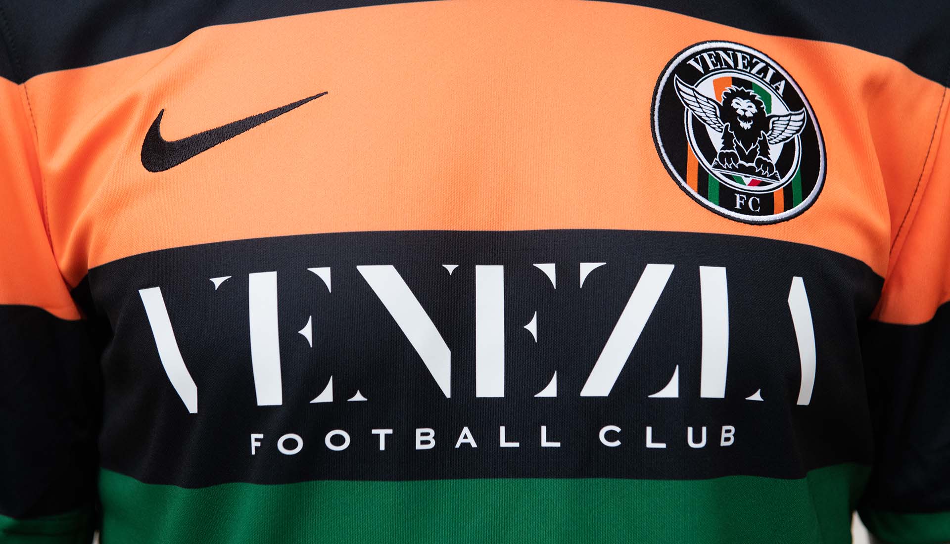 Venezia 21 Jersey_0002_3. Detail Home Jersey 2020_21.jpg