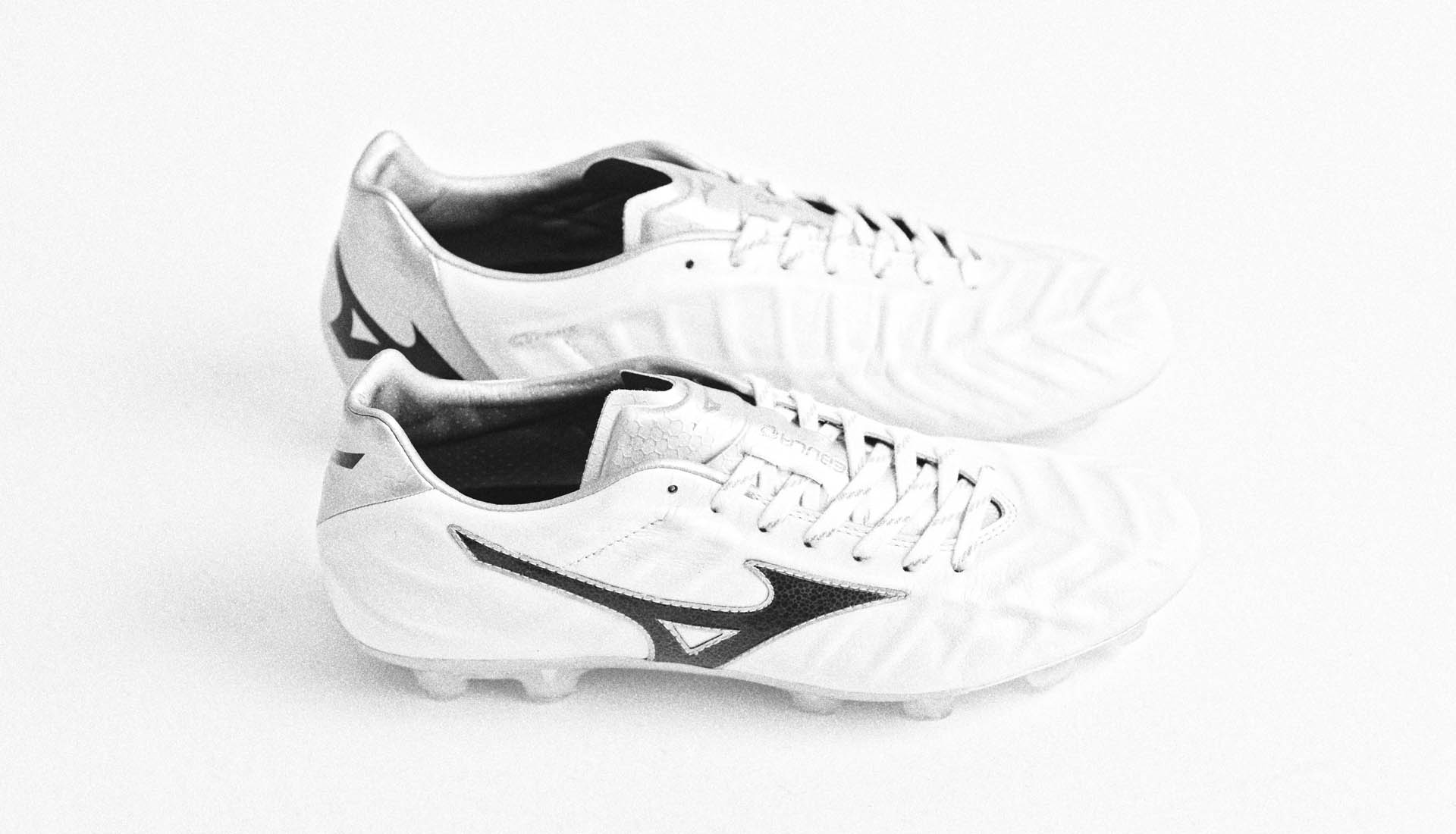 1-mizuno-rebula-v1-white.jpg