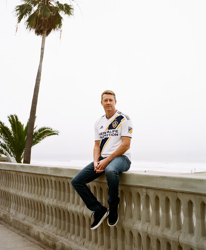 27-la-galaxy-2018-home-shirt.jpg