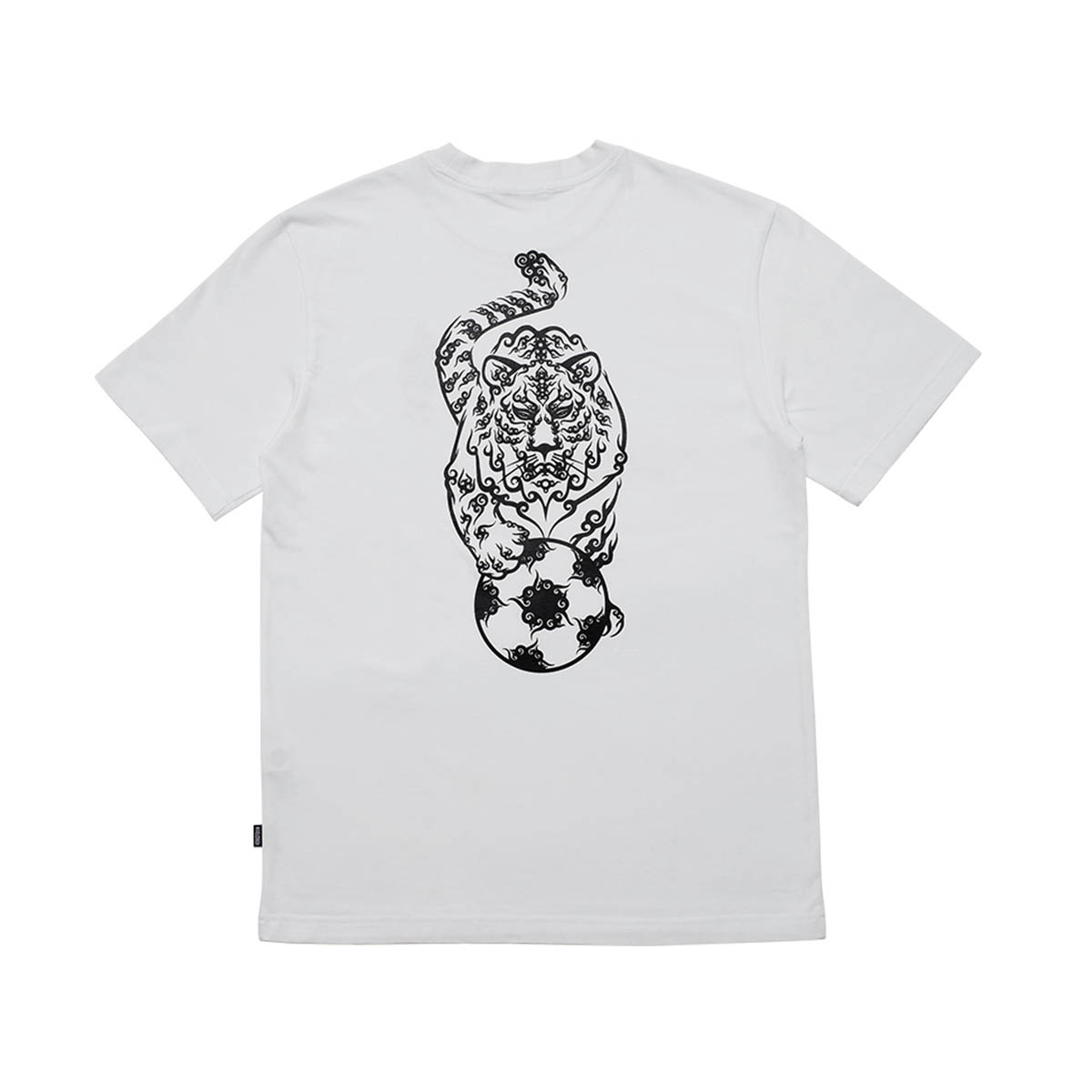 Nivelcrack Red Devils Capsule Collection_0001_white1.jpg