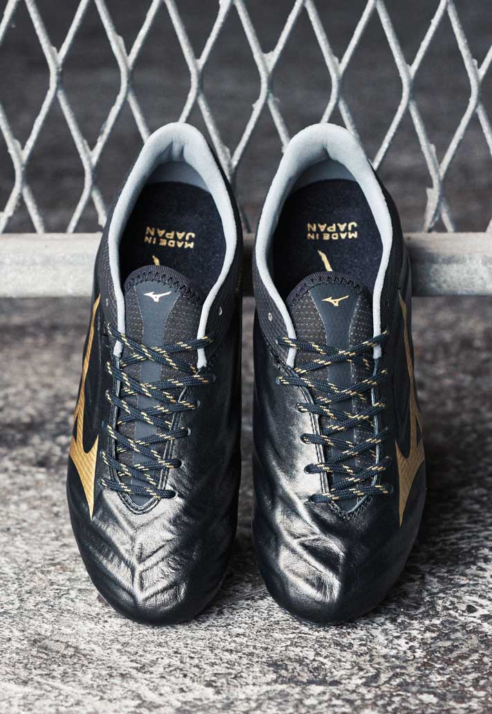 3-mizuno-rebula-2-v1-blk-gold.jpg