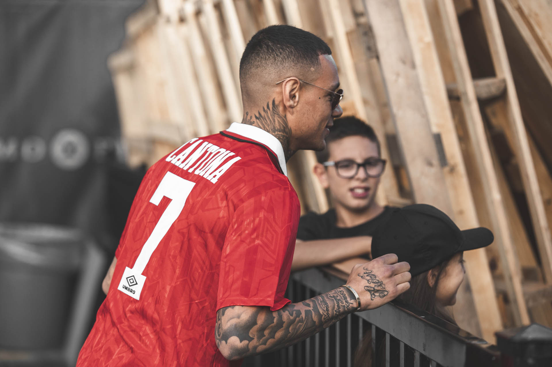 1-van-der-wiel-mufc-shirt-min.jpg