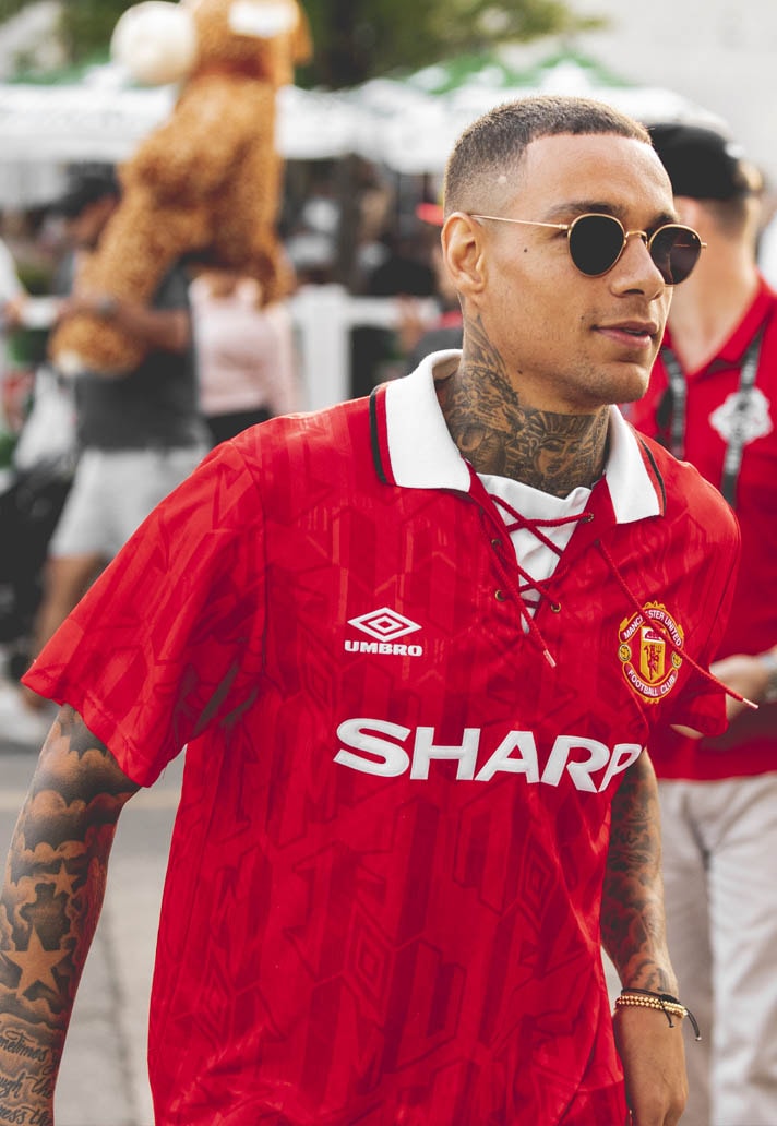 6-van-der-wiel-mufc-shirt-min.jpg