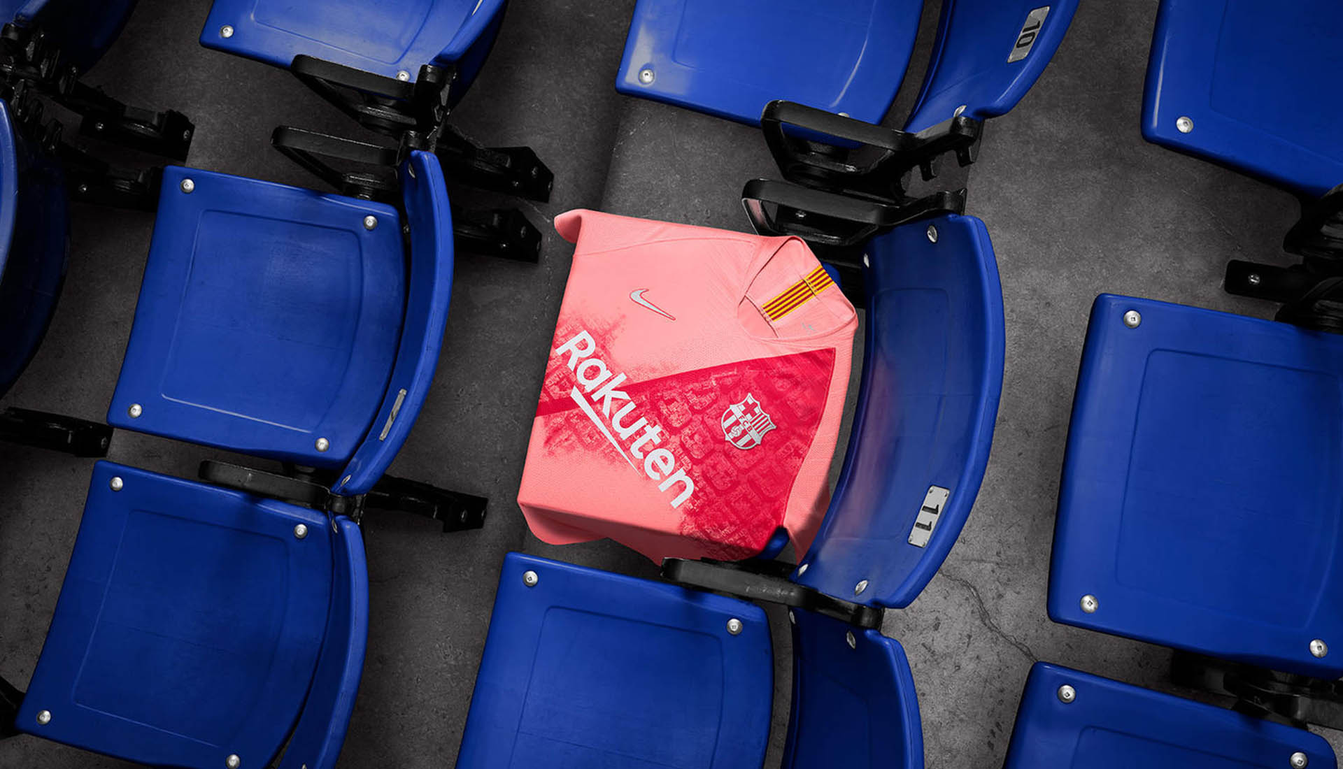 Barcelona 18 19 Third Kit_0000_FCB_2018-19_ThirdKit_SUFA18_FB_CKC_FCB_3RD_PRODUCT_STADIUM-BENCH_R_81885.jpg