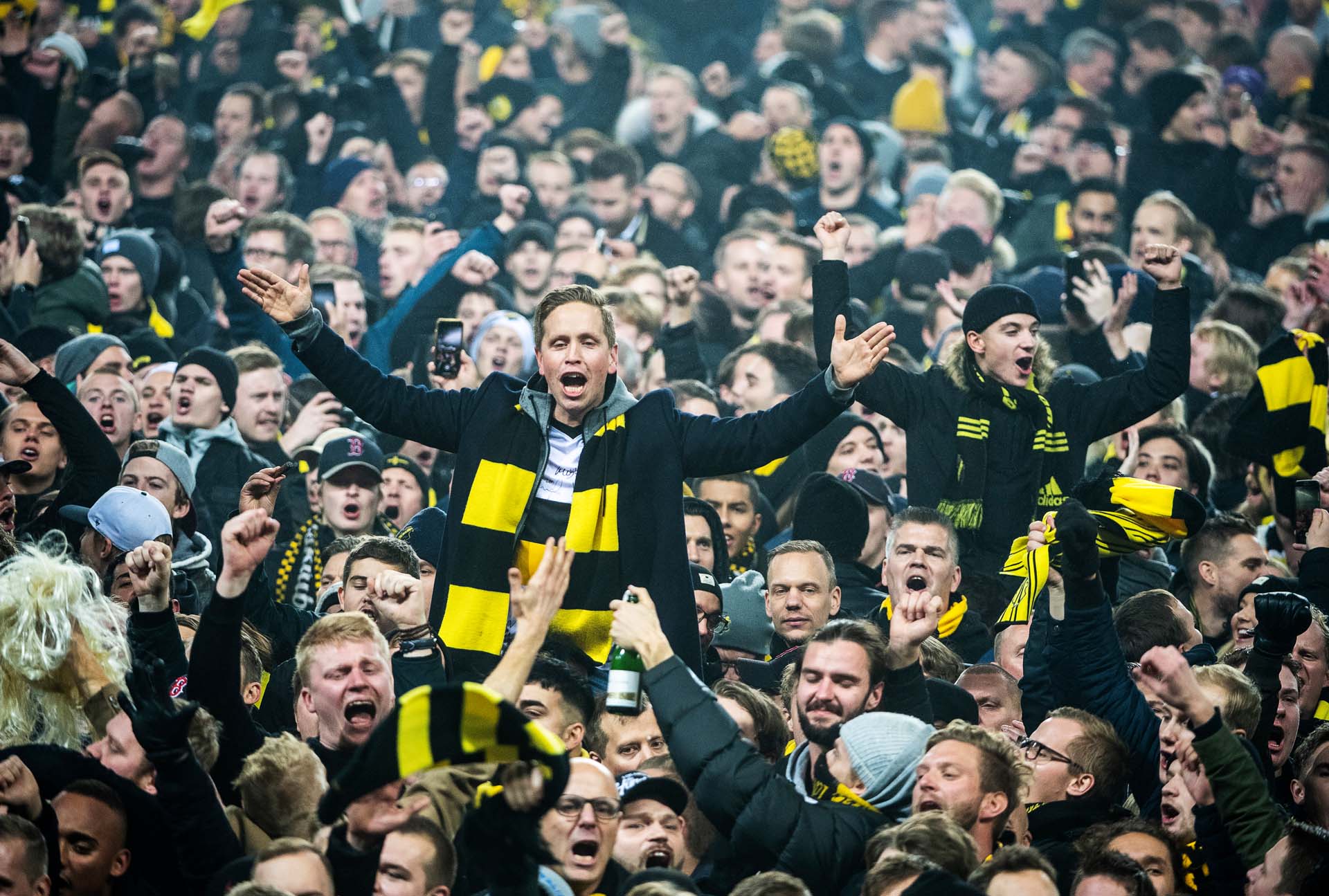 body2-aik-champions-framed-min.jpg