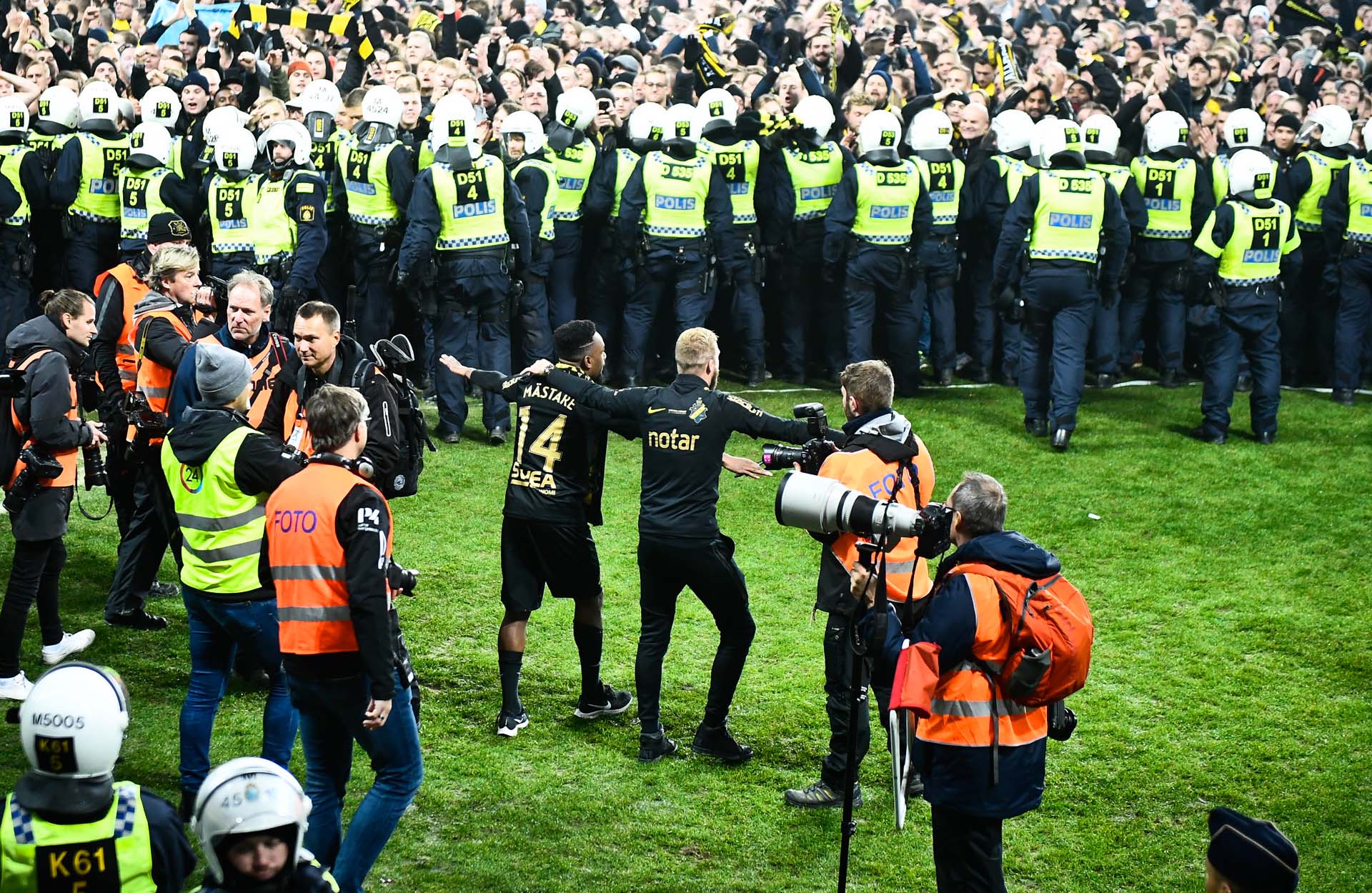 body3-aik-champions-framed-min.jpg