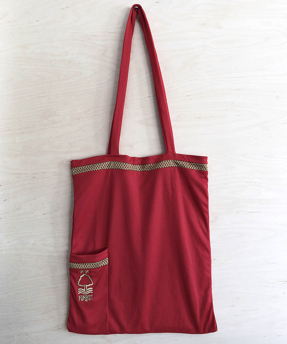 patterns of play bags for life product portraits_0004_Nottingham Forest 15-16_Home_Front.jpg