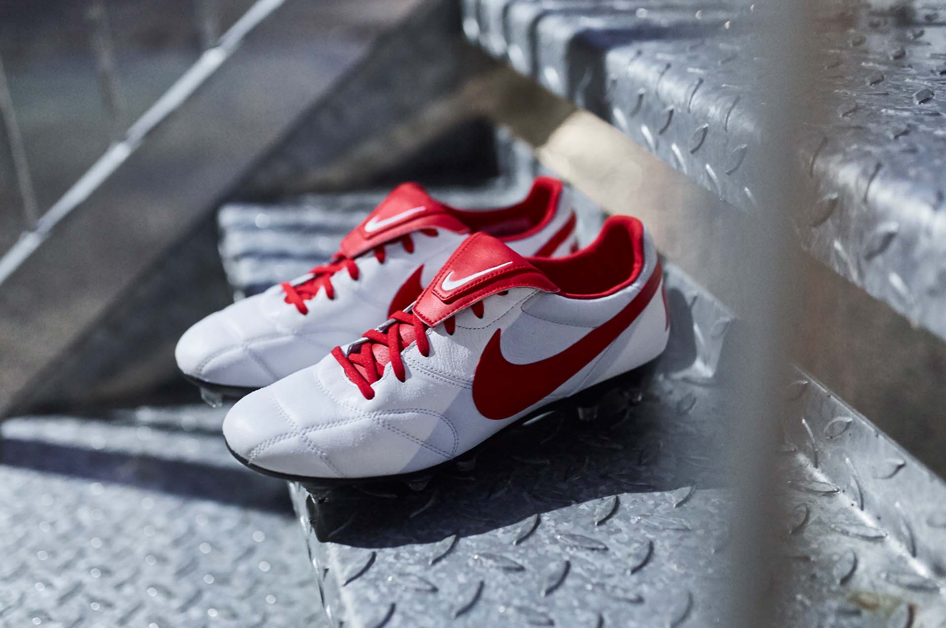 1-nike-premier-ii-white-red-min.jpg