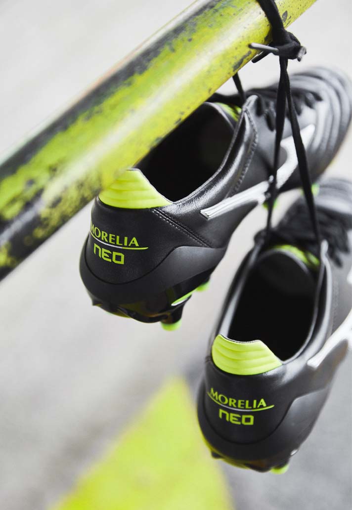 1-mizuno-morelia-neo-blk-lime.jpg