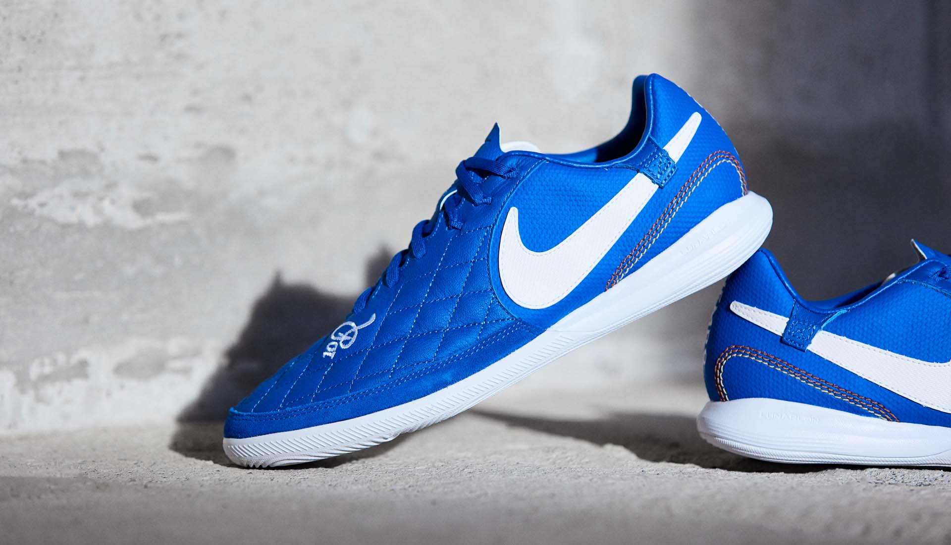 2-r10-nike-royal-blue-min.jpg