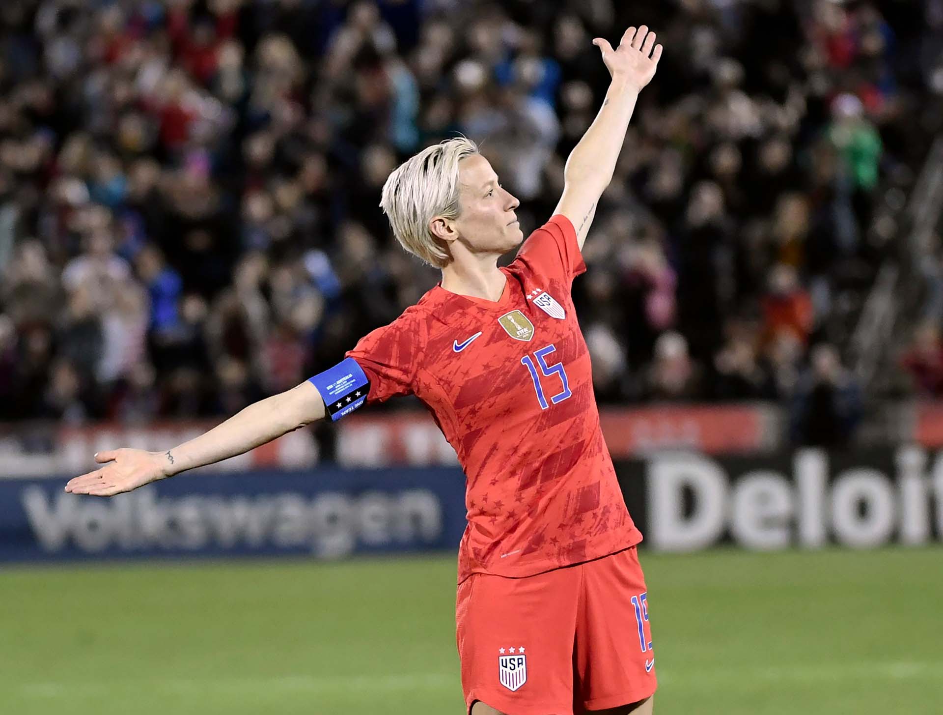 12-rapinoe-interview-wwc19.jpg